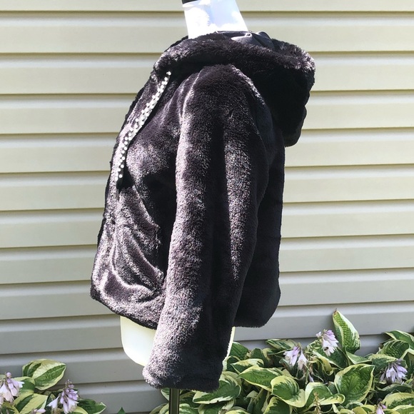 NWT Levivel Black Faux Fur Pearl Hooded Jacket - Picture 7 of 9